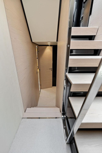 FLYBRIDGE  2018 80' 0" AZIMUT YACHTS