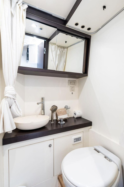 FLYBRIDGE  2018 80' 0" AZIMUT YACHTS