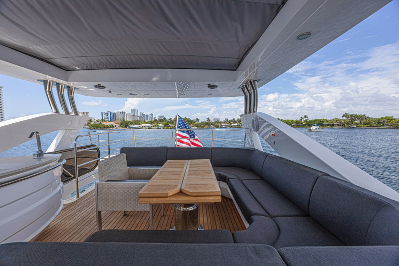 75 YACHT 2017 75' 0" SUNSEEKER