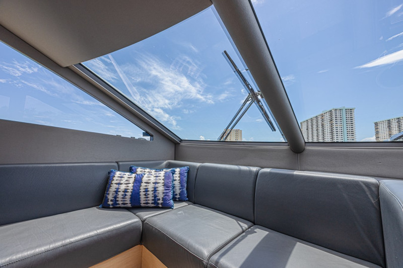 75 YACHT 2017 75' 0" SUNSEEKER