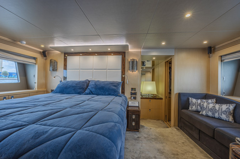 75 YACHT 2017 75' 0" SUNSEEKER