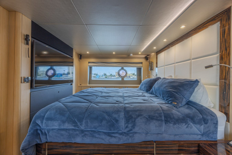 75 YACHT 2017 75' 0" SUNSEEKER