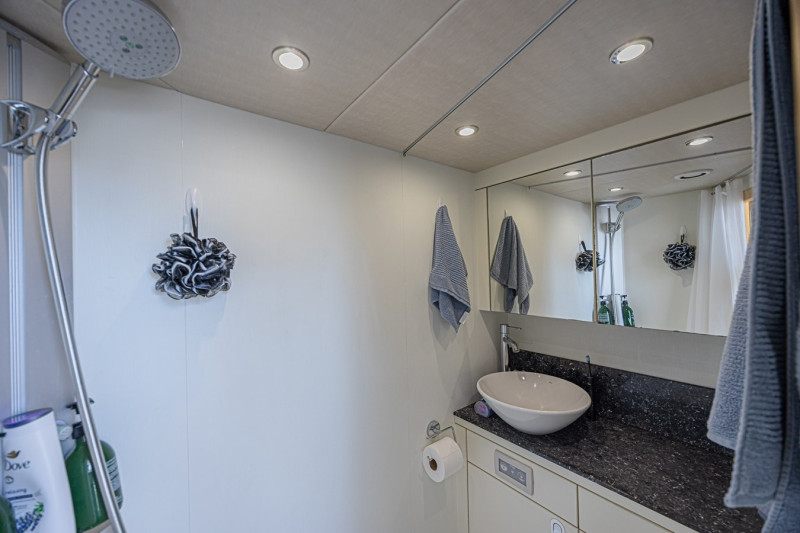 75 YACHT 2017 75' 0" SUNSEEKER