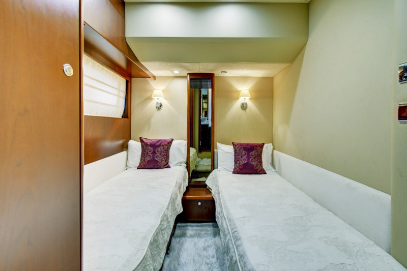 2009 62' 0" PRINCESS YACHTS