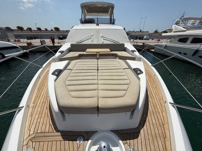 MANHATTAN 66 2018 68' 3" SUNSEEKER