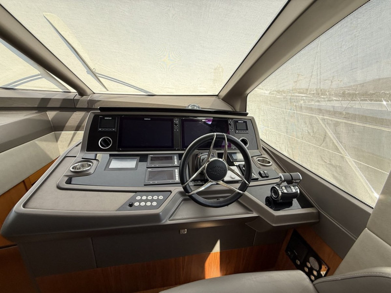 MANHATTAN 66 2018 68' 3" SUNSEEKER