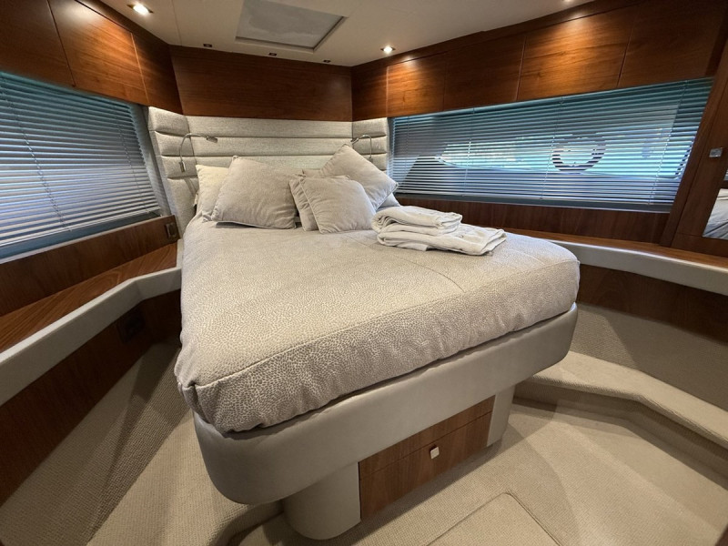 MANHATTAN 66 2018 68' 3" SUNSEEKER