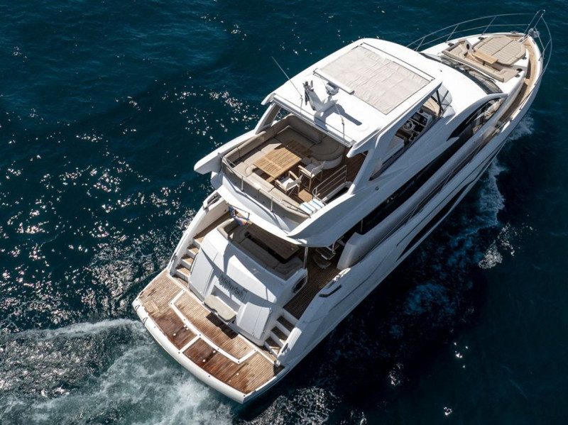 MANHATTAN 66 2018 68' 3" SUNSEEKER