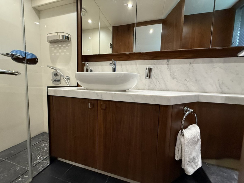 MANHATTAN 66 2018 68' 3" SUNSEEKER