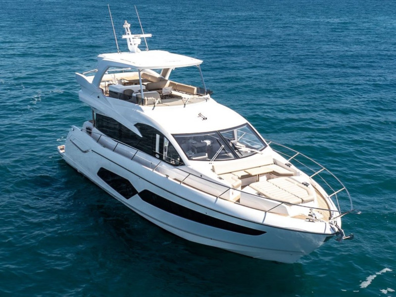 MANHATTAN 66 2018 68' 3" SUNSEEKER