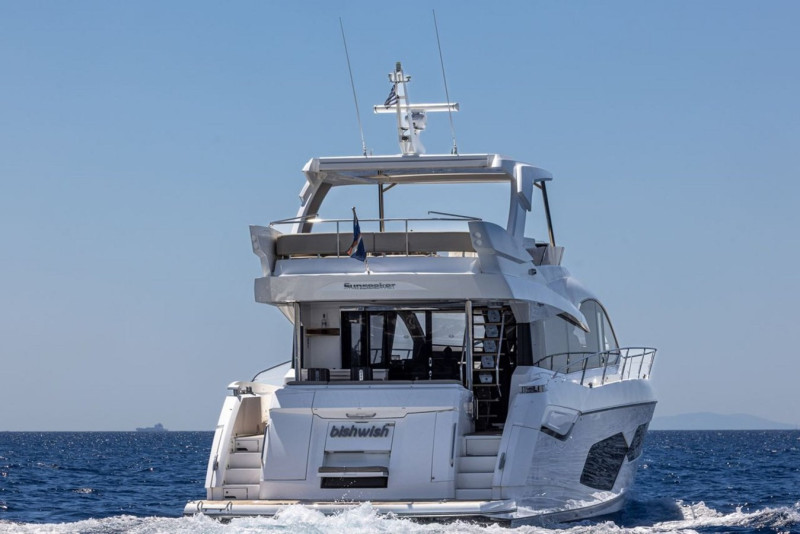 MANHATTAN 66 2018 68' 3" SUNSEEKER
