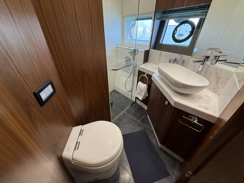 MANHATTAN 66 2018 SUNSEEKER