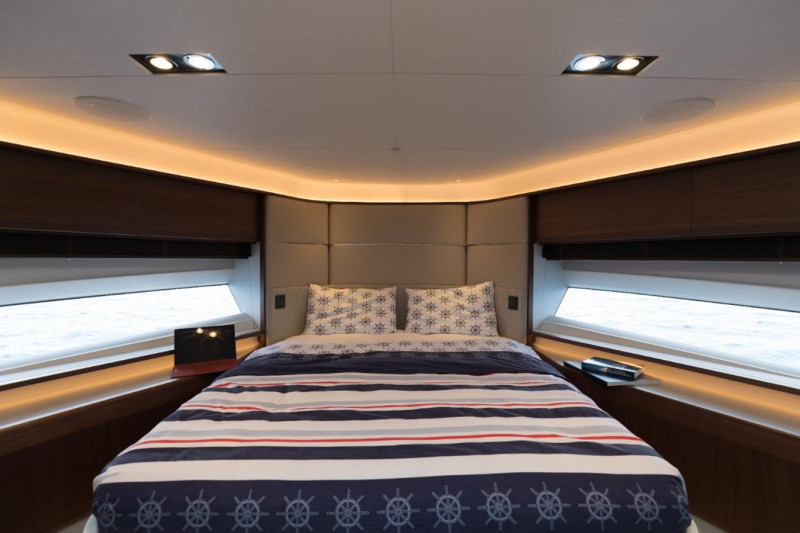 Y75 2020 78' 8" PRINCESS YACHTS