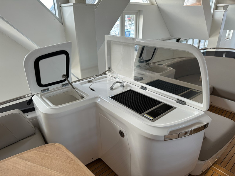 F45 2024 47' 1" PRINCESS YACHTS