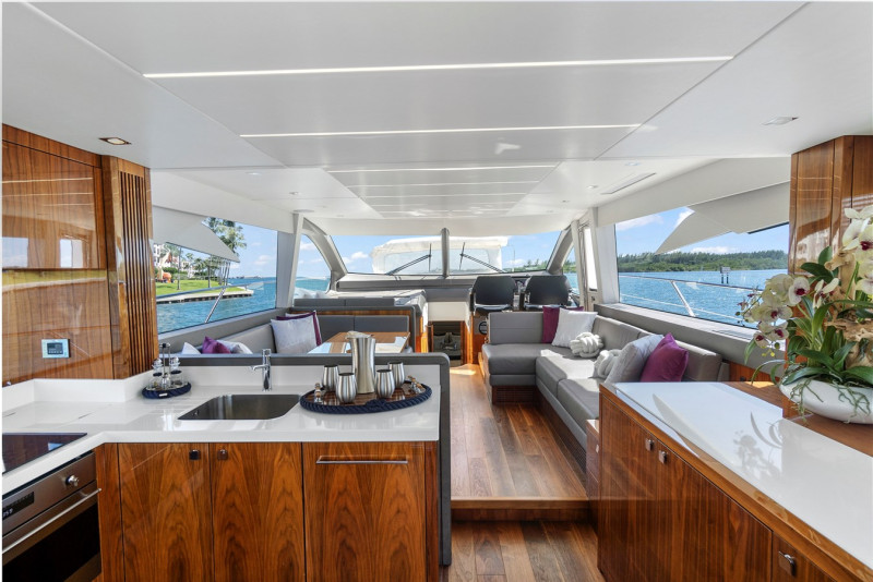 MANHATTAN 66 2019 68' 0" SUNSEEKER