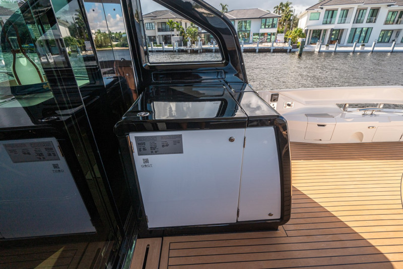 PREDATOR 65 2022 65' 0" SUNSEEKER