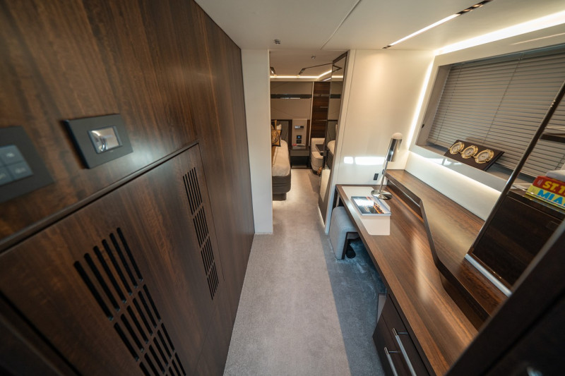 PREDATOR 65 2022 65' 0" SUNSEEKER