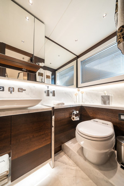 PREDATOR 65 2022 65' 0" SUNSEEKER