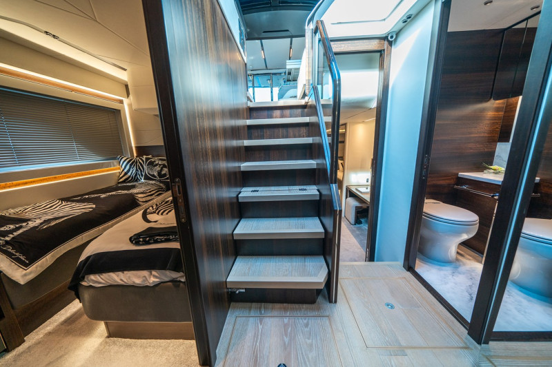 PREDATOR 65 2022 65' 0" SUNSEEKER