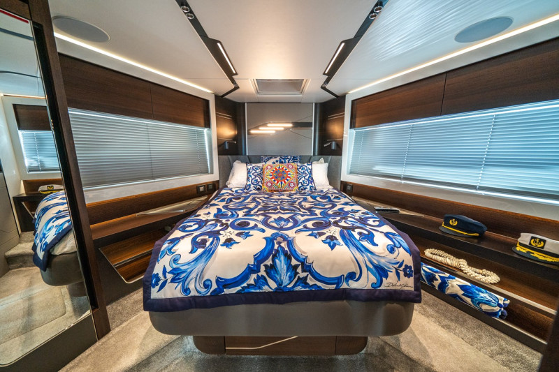 PREDATOR 65 2022 65' 0" SUNSEEKER