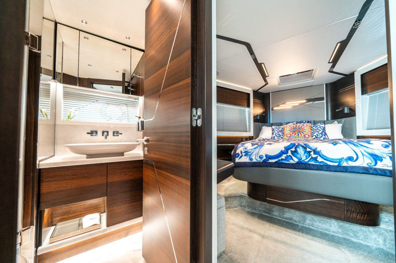 PREDATOR 65 2022 65' 0" SUNSEEKER