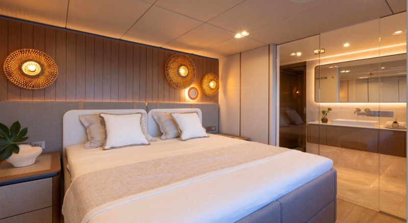 2025 93' 11" SUNREEF YACHTS