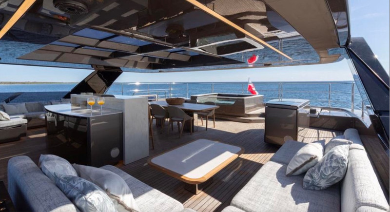 2025 93' 11" SUNREEF YACHTS