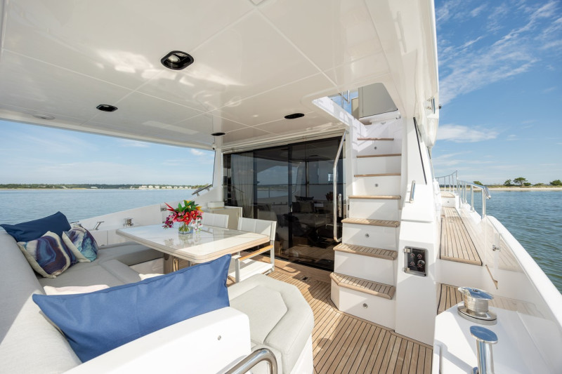 60 FLY 2023 60' 0" AZIMUT YACHTS