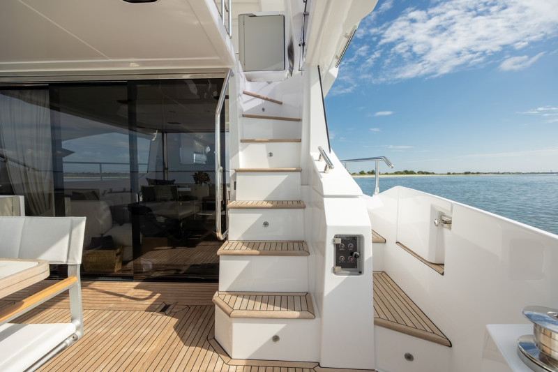 60 FLY 2023 60' 0" AZIMUT YACHTS