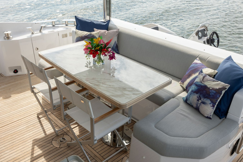 60 FLY 2023 60' 0" AZIMUT YACHTS