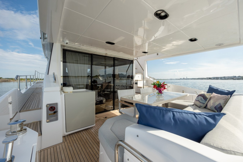 60 FLY 2023 60' 0" AZIMUT YACHTS