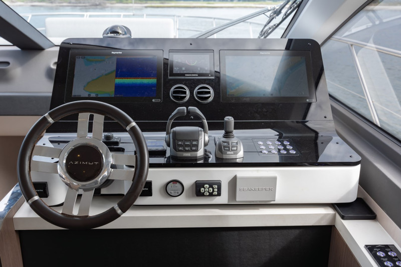 60 FLY 2023 60' 0" AZIMUT YACHTS