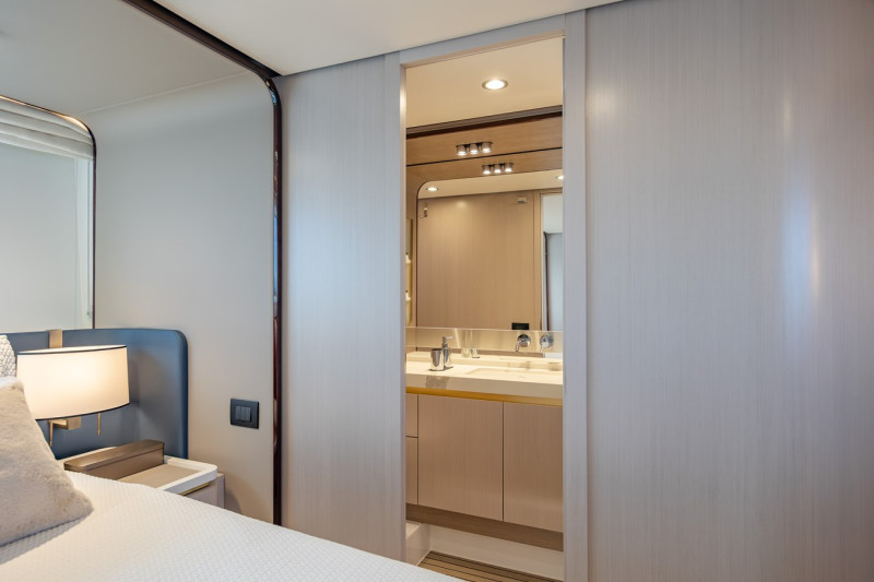 60 FLY 2023 60' 0" AZIMUT YACHTS