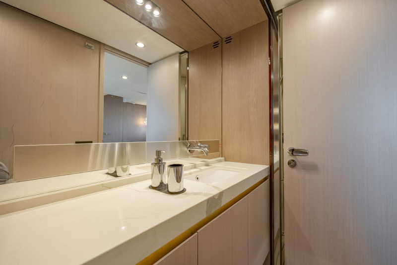 60 FLY 2023 60' 0" AZIMUT YACHTS