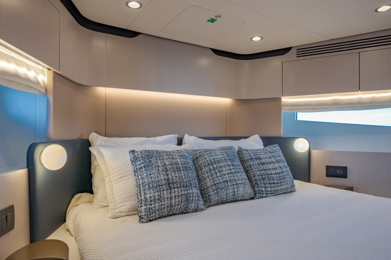 60 FLY 2023 60' 0" AZIMUT YACHTS