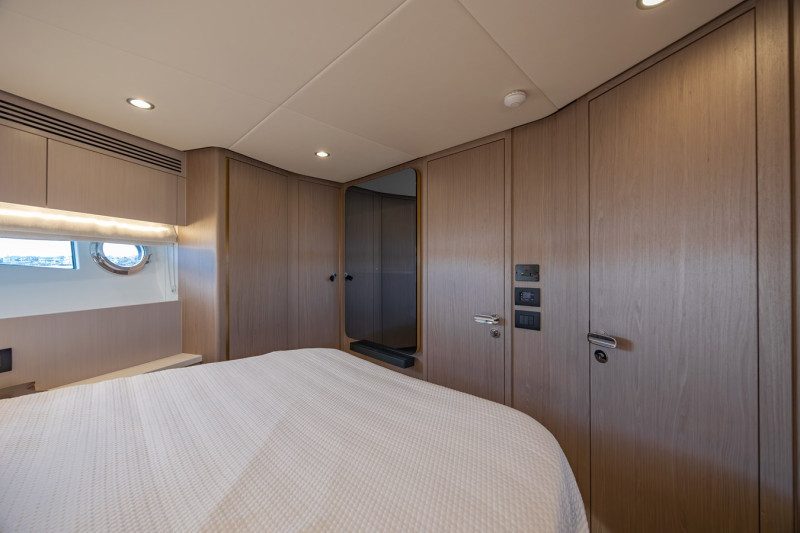 60 FLY 2023 60' 0" AZIMUT YACHTS