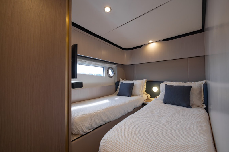 60 FLY 2023 60' 0" AZIMUT YACHTS