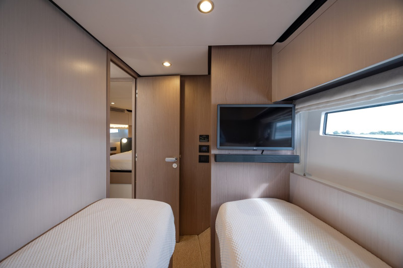 60 FLY 2023 60' 0" AZIMUT YACHTS