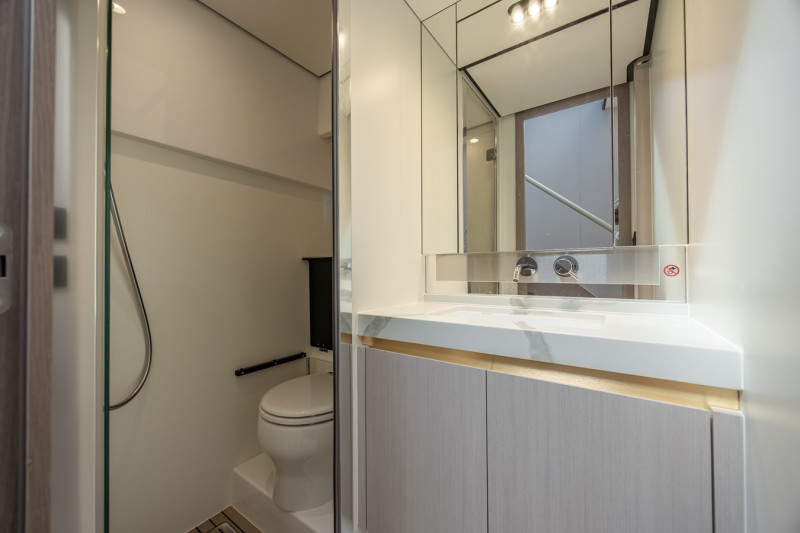 60 FLY 2023 60' 0" AZIMUT YACHTS