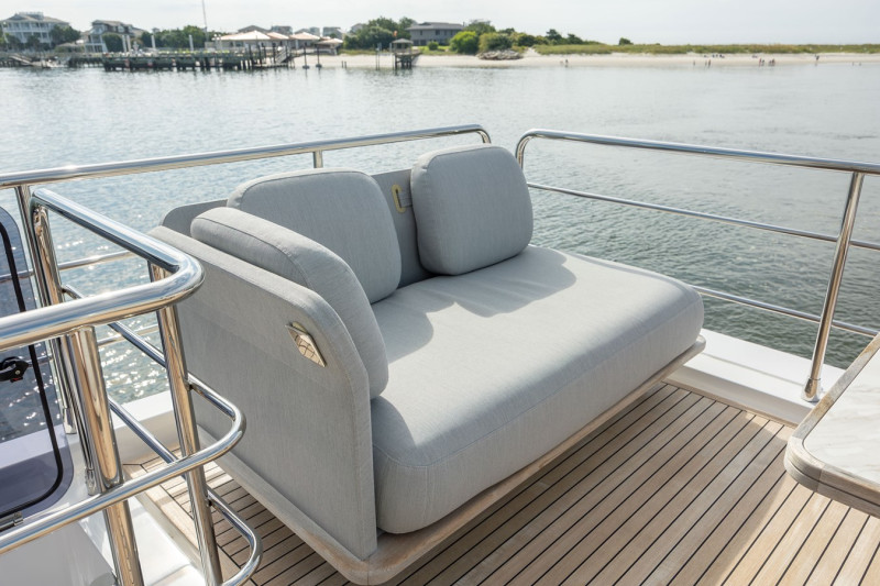 60 FLY 2023 60' 0" AZIMUT YACHTS