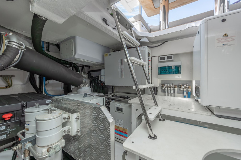 60 FLY 2023 60' 0" AZIMUT YACHTS