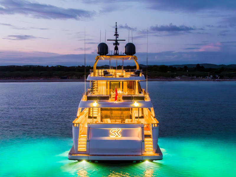 NAVETTA 33 2019 108' 3" CUSTOM LINE