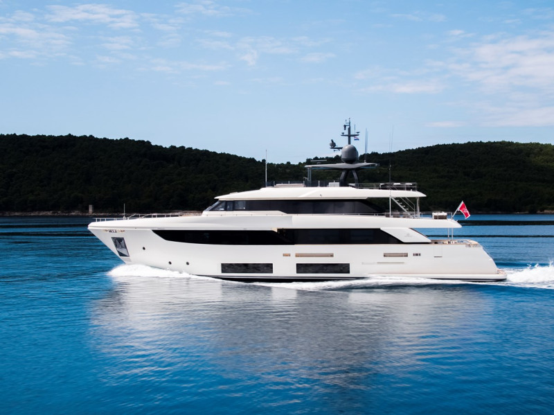 NAVETTA 33 2019 108' 3" CUSTOM LINE