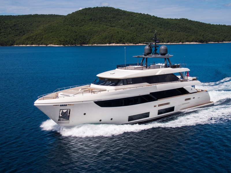 NAVETTA 33 2019 108' 3" CUSTOM LINE