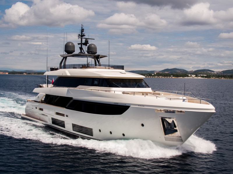 NAVETTA 33 2019 108' 3" CUSTOM LINE