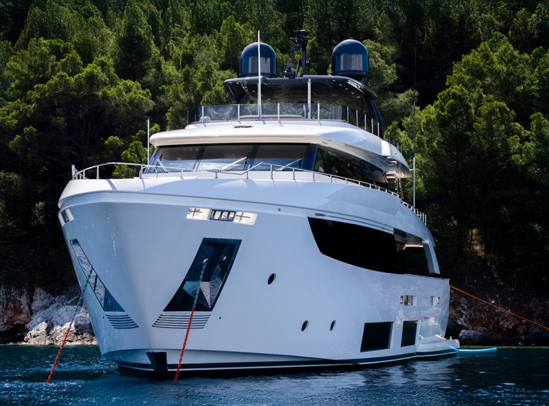 NAVETTA 33 2019 108' 3" CUSTOM LINE