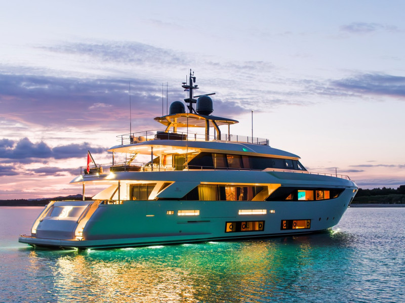 NAVETTA 33 2019 108' 3" CUSTOM LINE