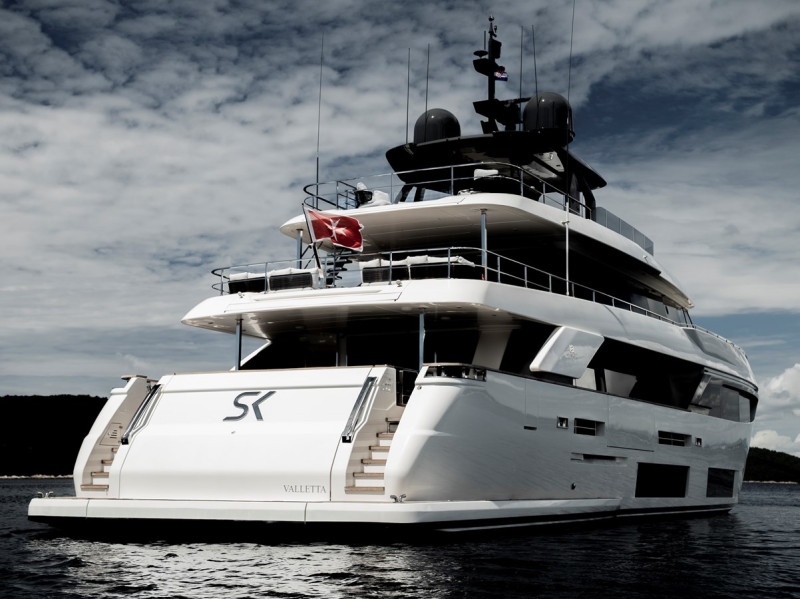 NAVETTA 33 2019 108' 3" CUSTOM LINE