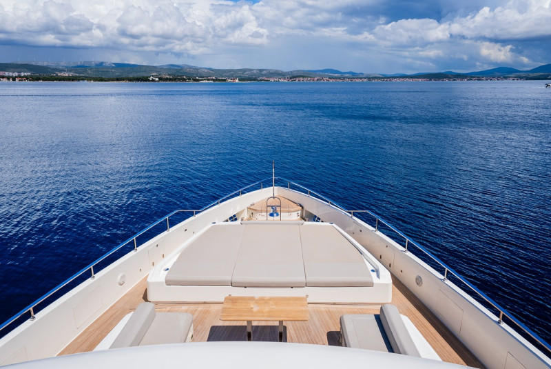 NAVETTA 33 2019 108' 3" CUSTOM LINE