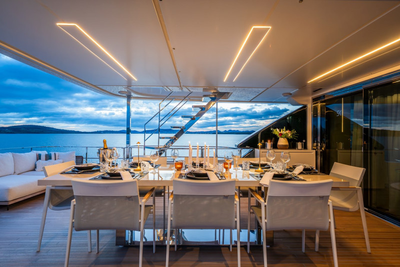 NAVETTA 33 2019 108' 3" CUSTOM LINE